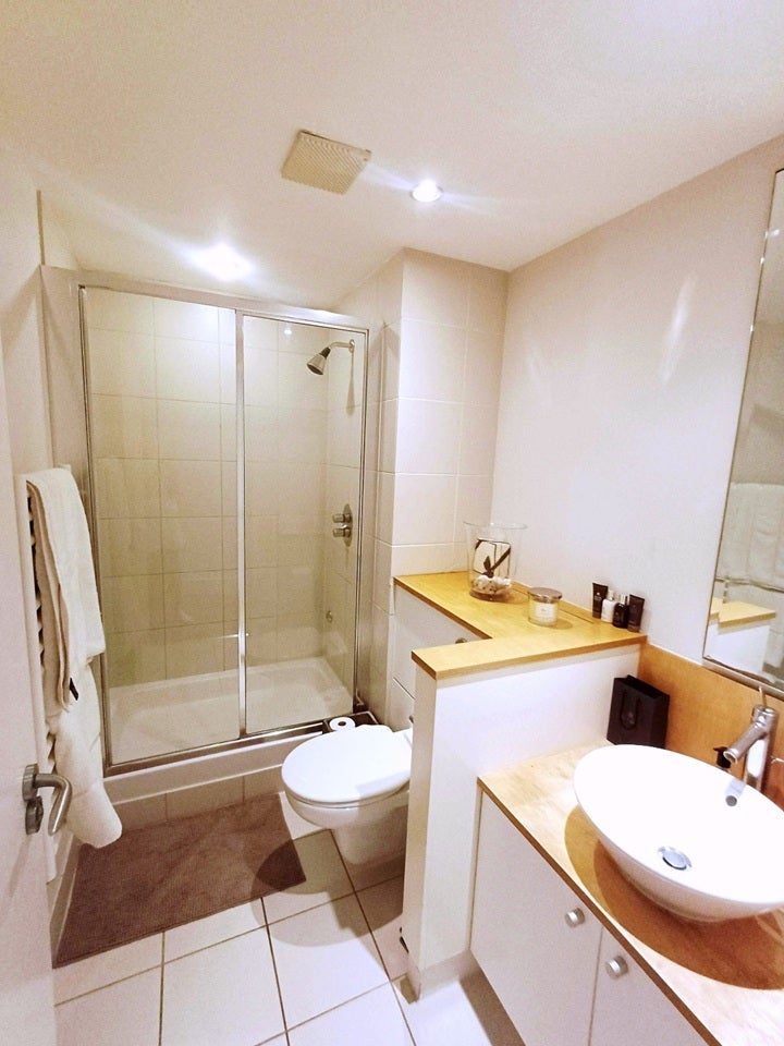 Flat Chepstow Place in City of Westminster