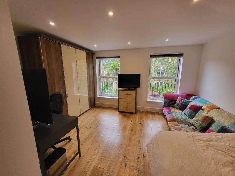 Room Barker Drive in Greater London