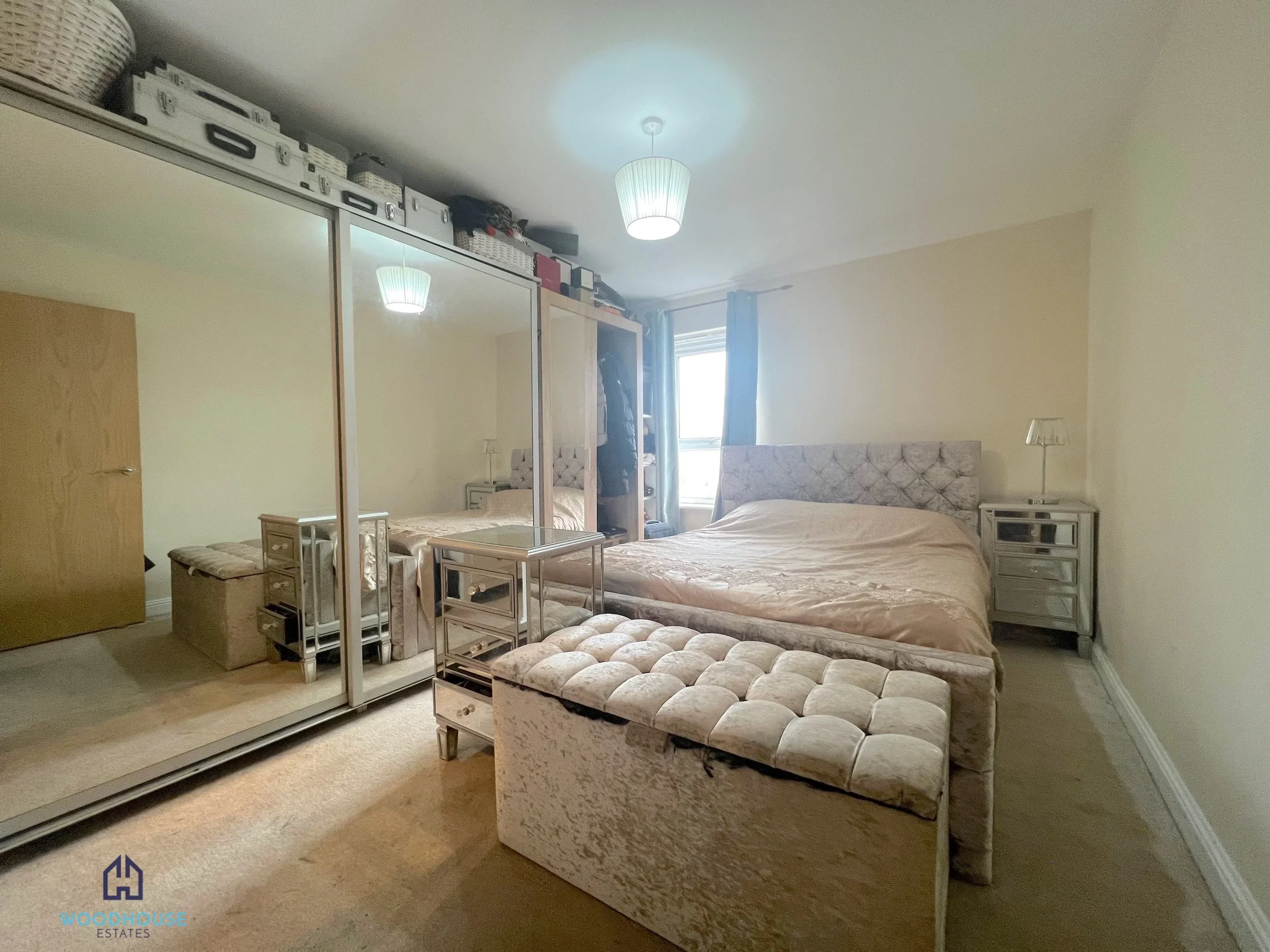 Flat Magdalene Gardens in Greater London
