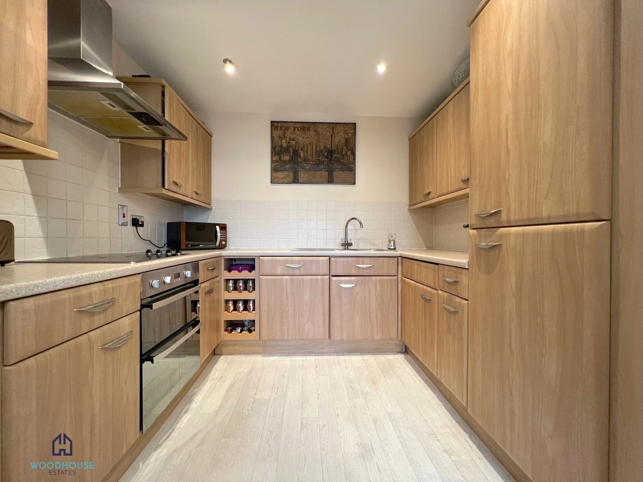 Flat Magdalene Gardens in Greater London