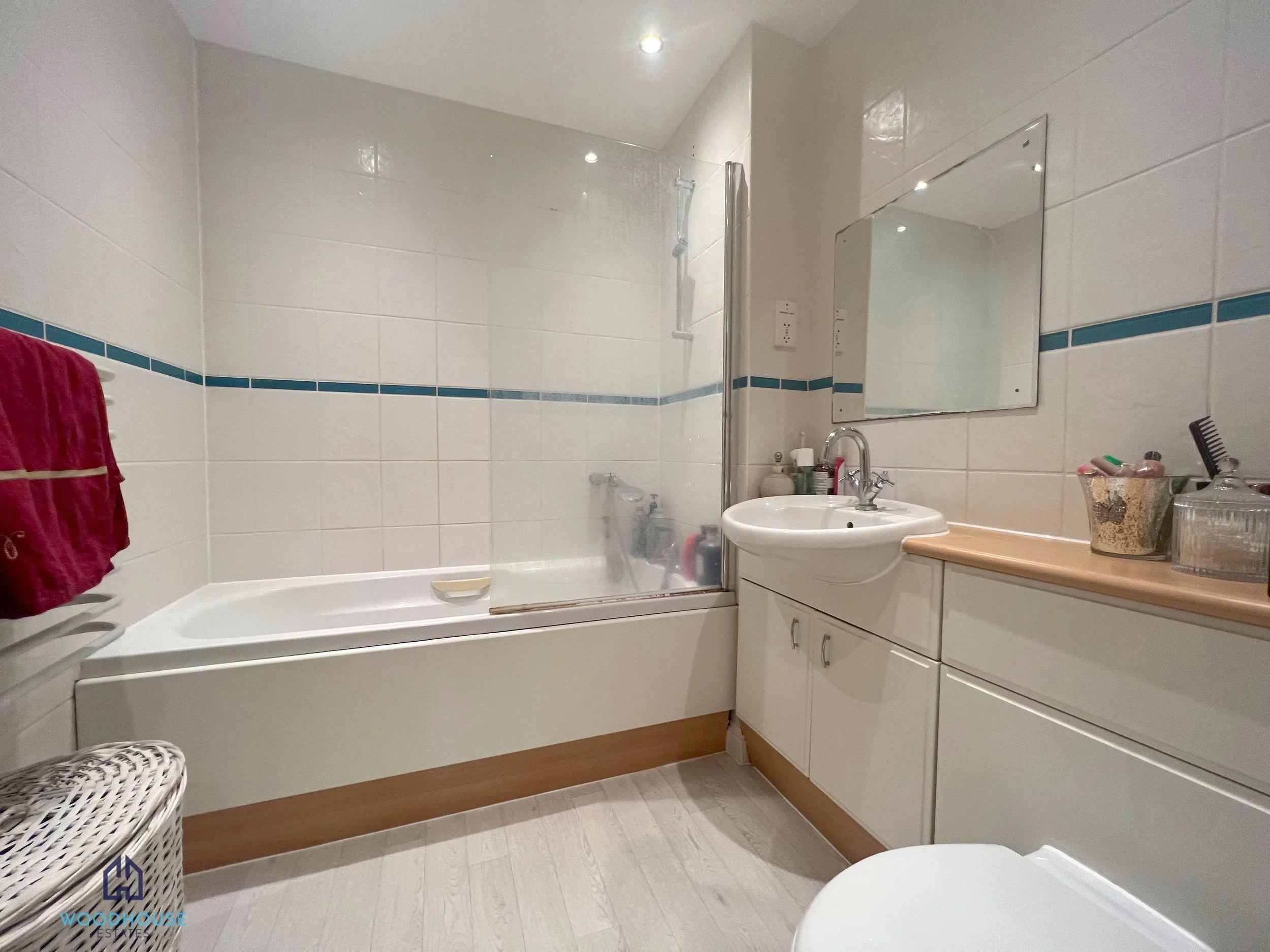 Flat Magdalene Gardens in Greater London
