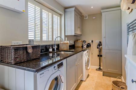 House Stonesfield Close in Cotswold District