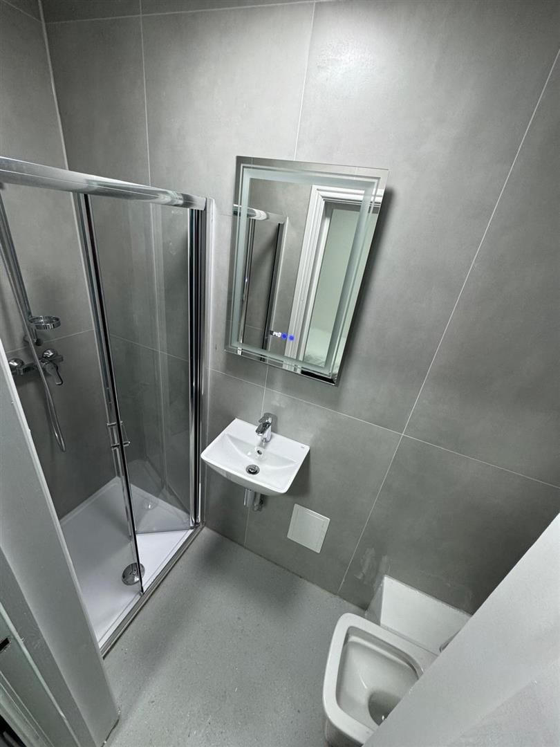 Flat Heenan Close in Greater London