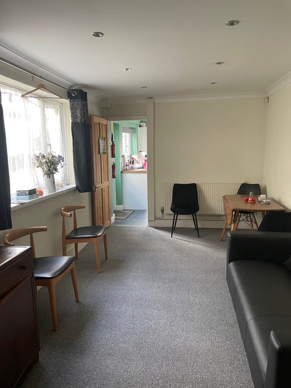 Room Stacey Road in Cardiff