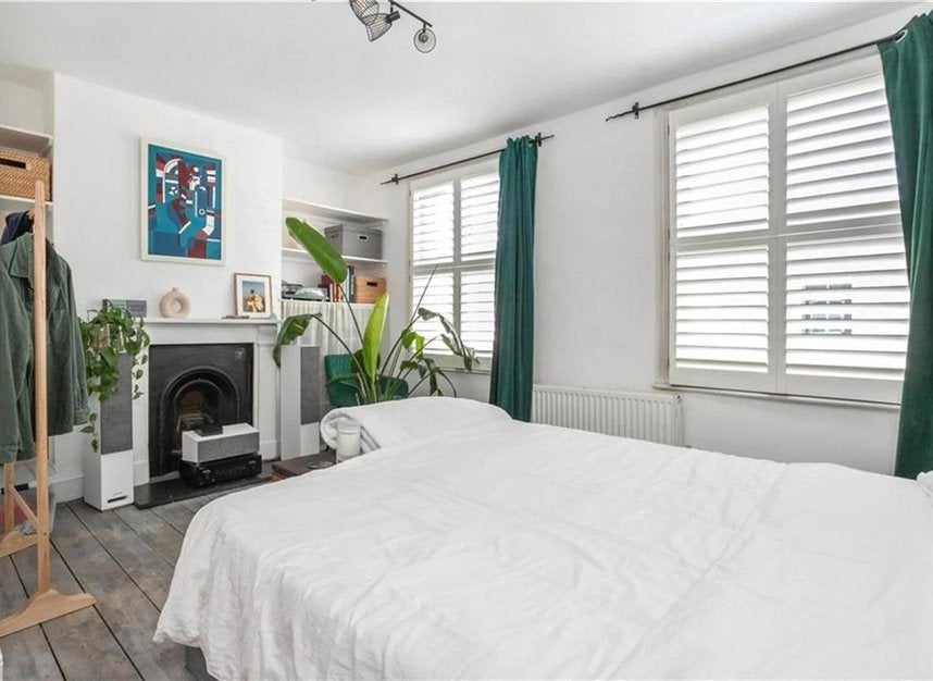 House Quilter Street in Greater London