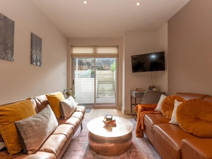 Flat Palliser Road in Greater London