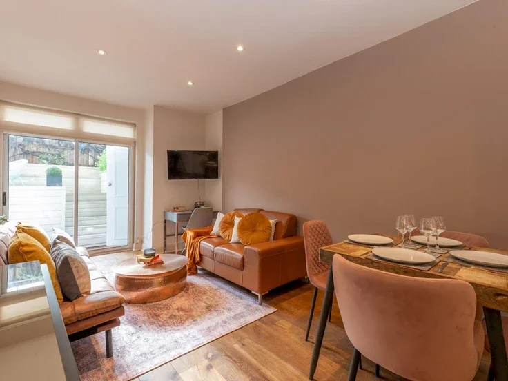 Flat Palliser Road in Greater London