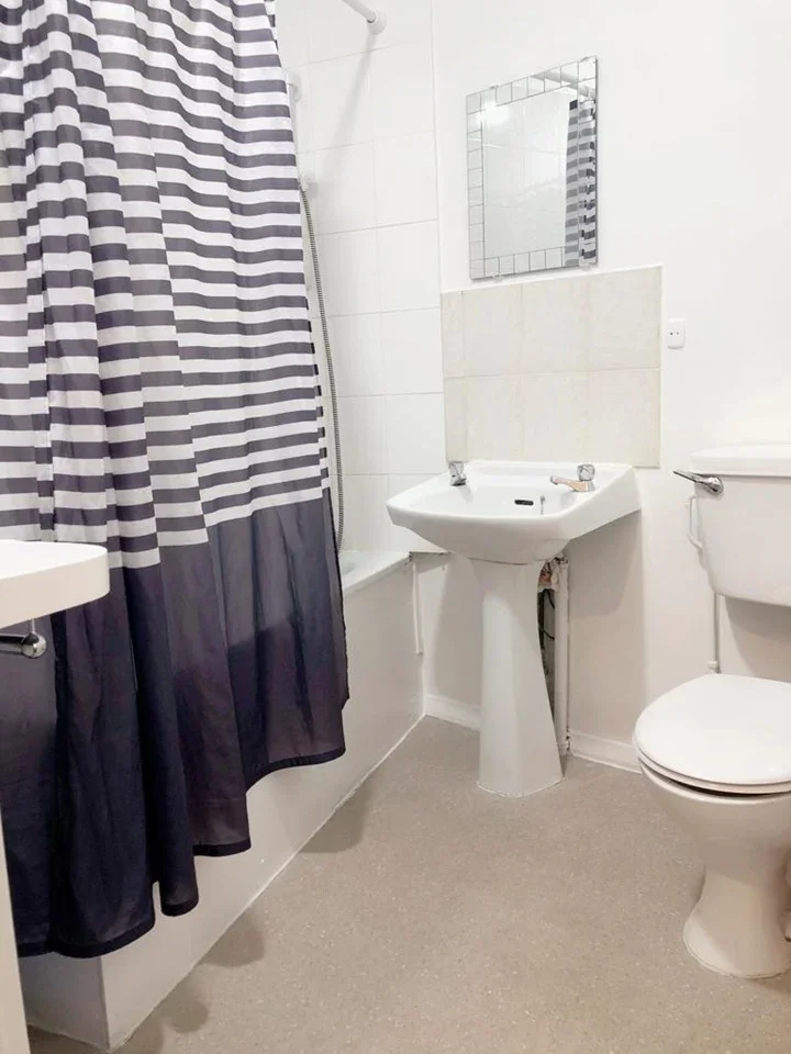 Flat Burdett Road in Greater London
