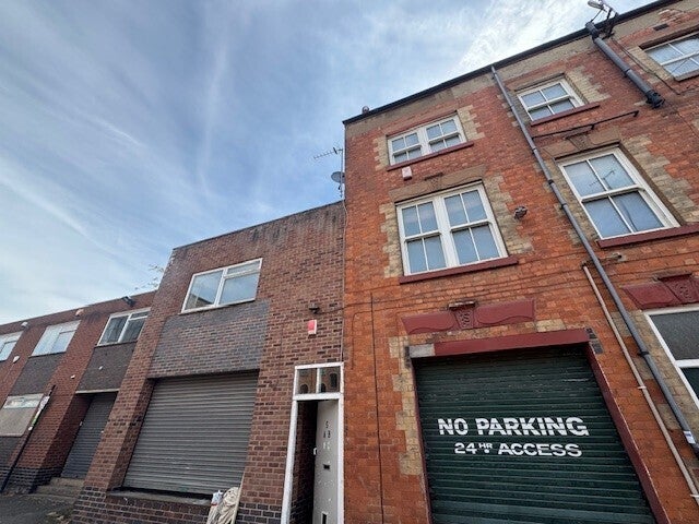 Flat Crafton Street West in Leicester