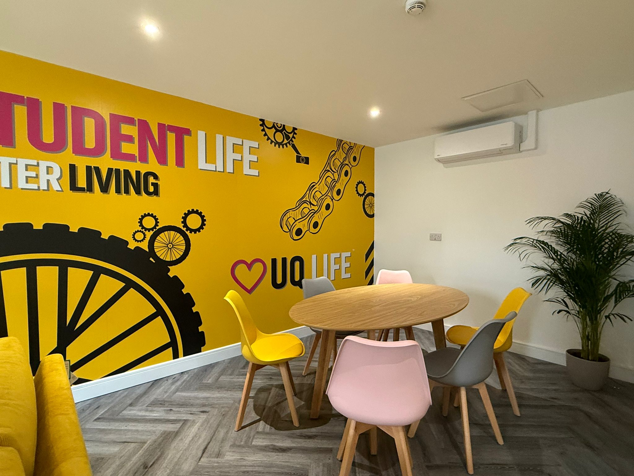 Room Alfreton Road in Nottingham