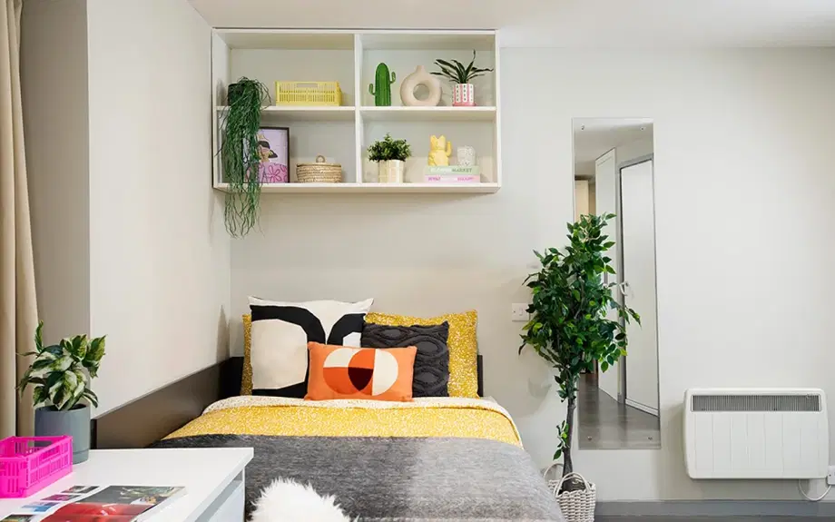 Flat Hartnoll Street in Greater London