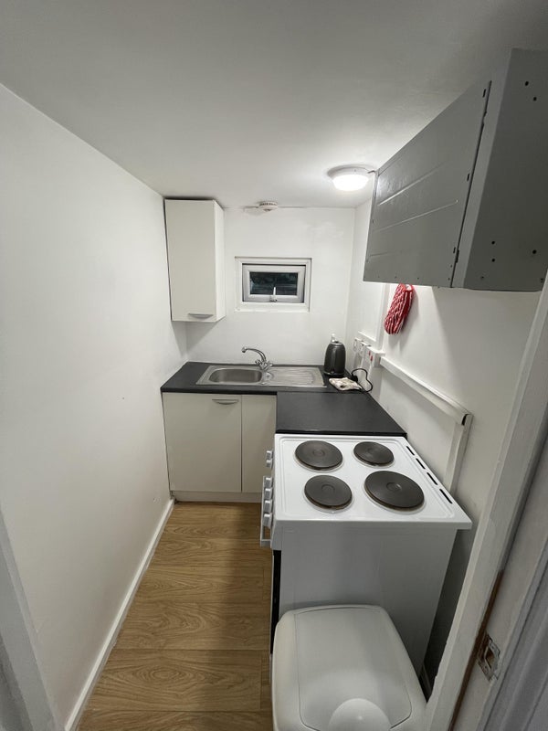 Room Rivulet Road in Greater London
