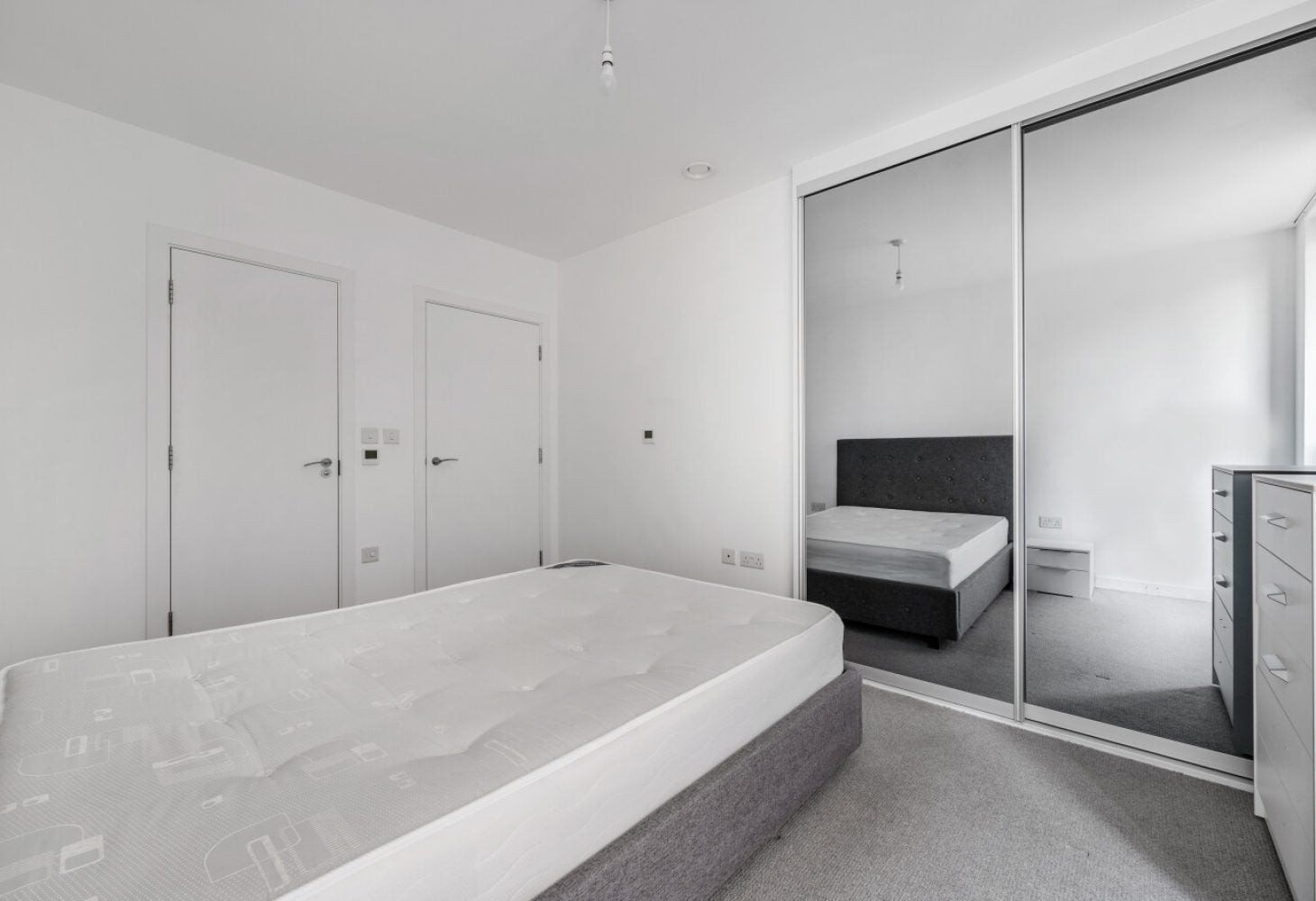 Flat Forrester Way in Greater London