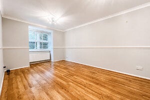 Flat Arnold Close in East Hertfordshire
