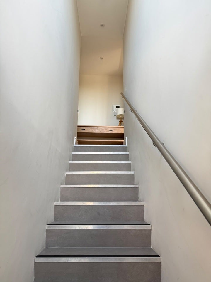Flat Harlesden Road in Greater London