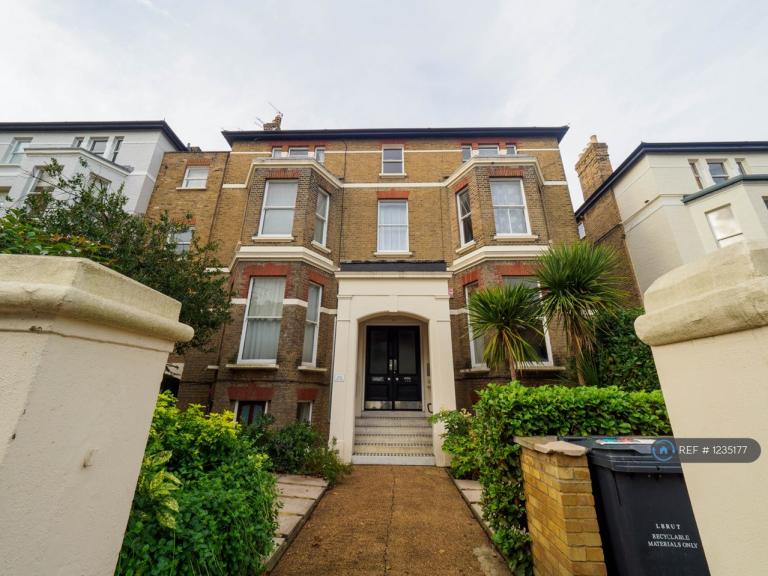 Flat Church Road in Greater London