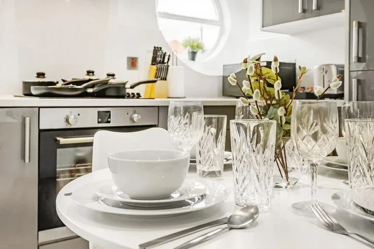 Flat Laburnum Road in Rushmoor