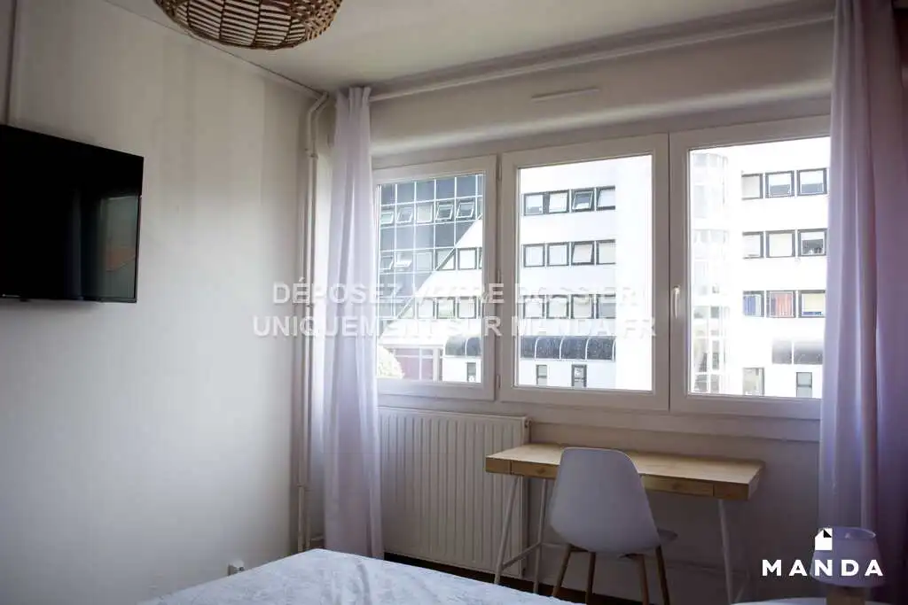 Room Rue Guillaume Apollinaire in Nantes