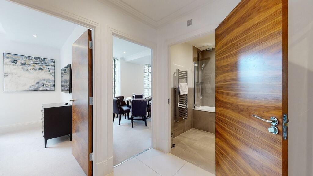 Flat Rainville Road in Greater London