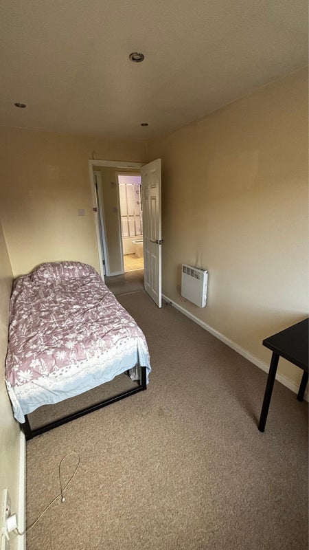 Room Milnpark Gardens in Glasgow