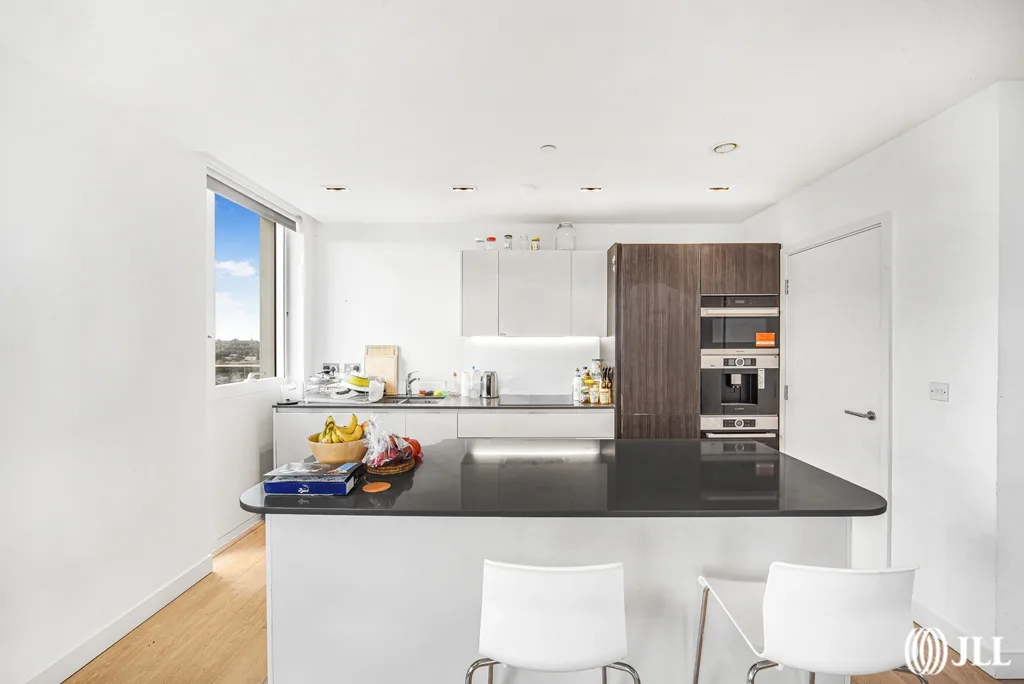 Flat Woodberry Down in Greater London