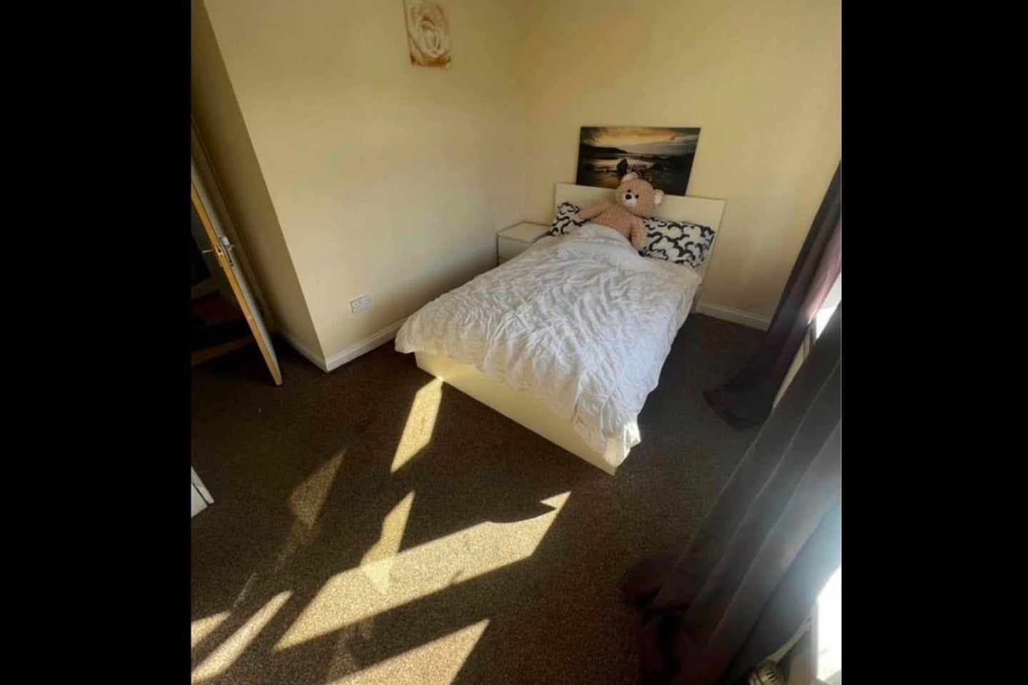 Room Derwent Gardens in Greater London