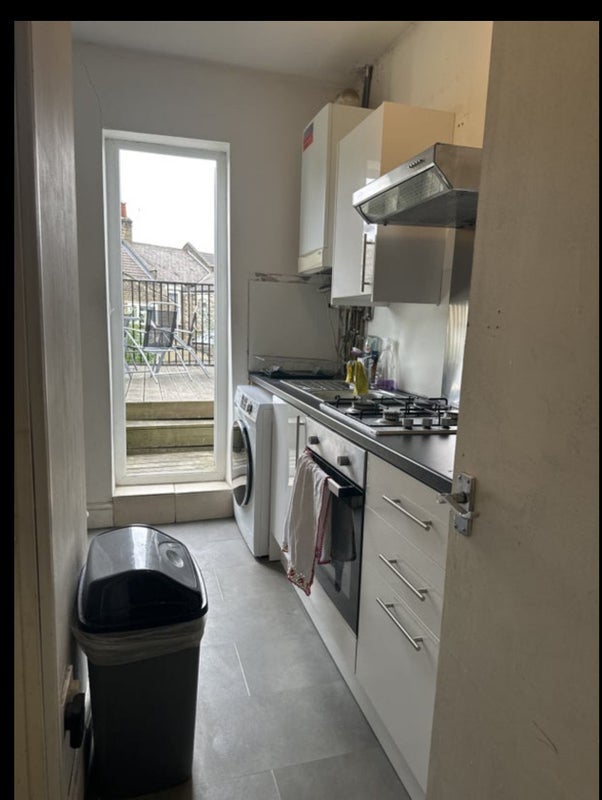 Room Granleigh Road in Greater London