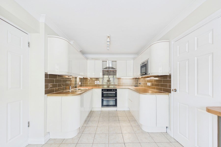 House Cooper Road in Surrey Heath
