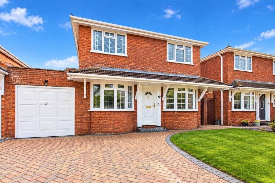House Cooper Road in Surrey Heath