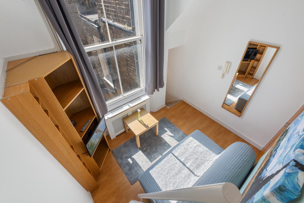 Room Fairholme Road in Greater London