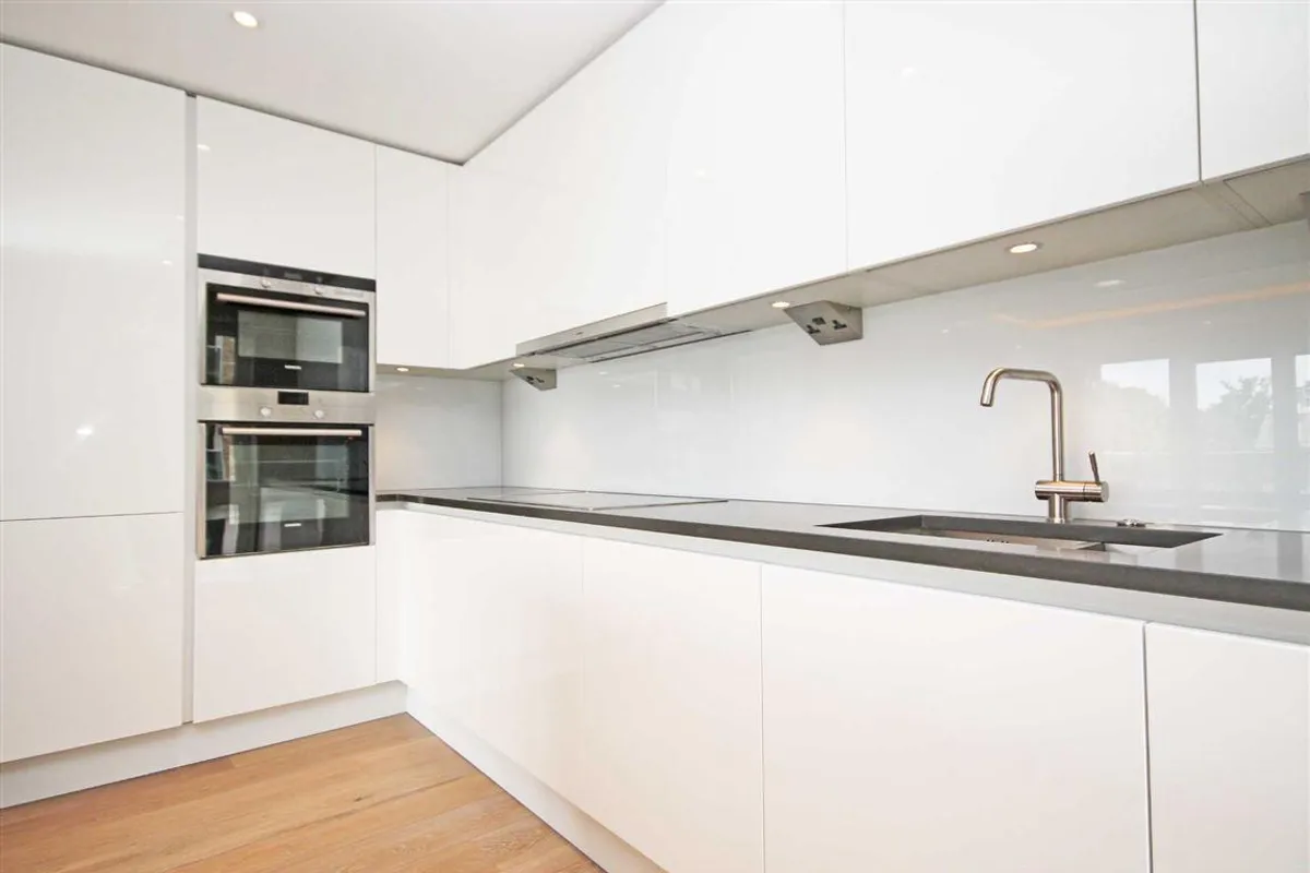 Flat King Henry's Reach in Greater London
