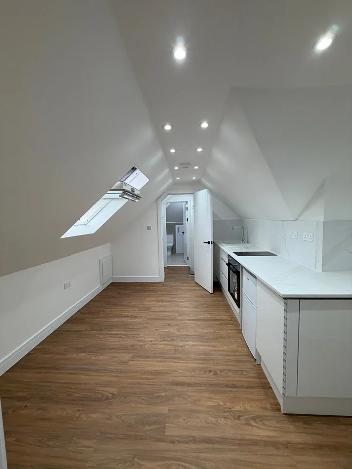 Flat Chelsfield Avenue in Greater London