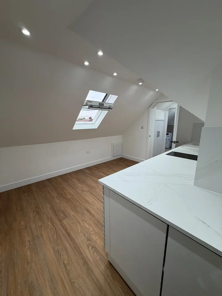 Flat Chelsfield Avenue in Greater London