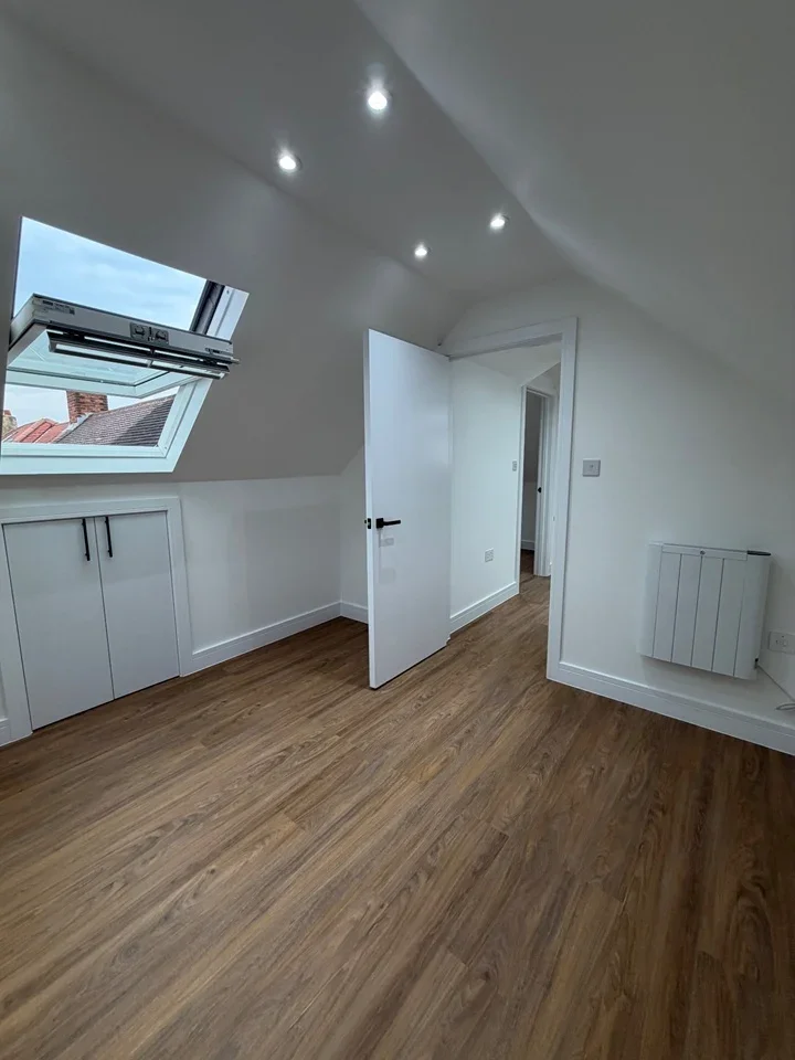 Flat Chelsfield Avenue in Greater London