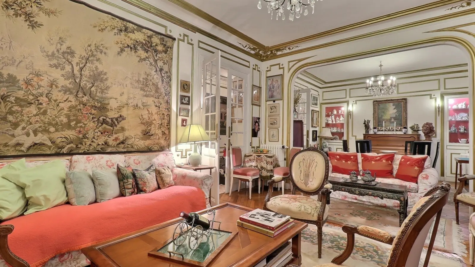 Flat Rue du Rocher in Paris