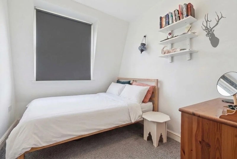 Room Rectory Square in Greater London