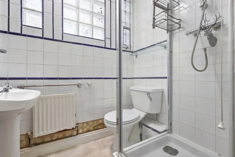 Room Rectory Square in Greater London