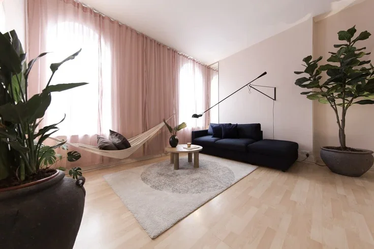 Flat Kingsland Road in Greater London