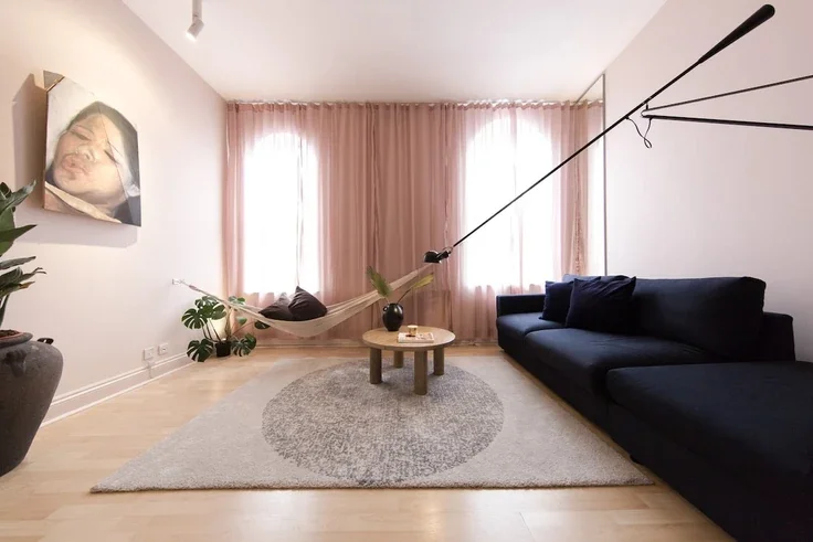 Flat Kingsland Road in Greater London