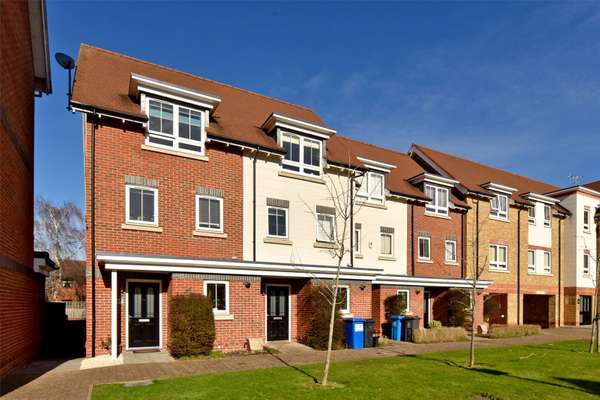 House Kingfisher Drive in Maidenhead