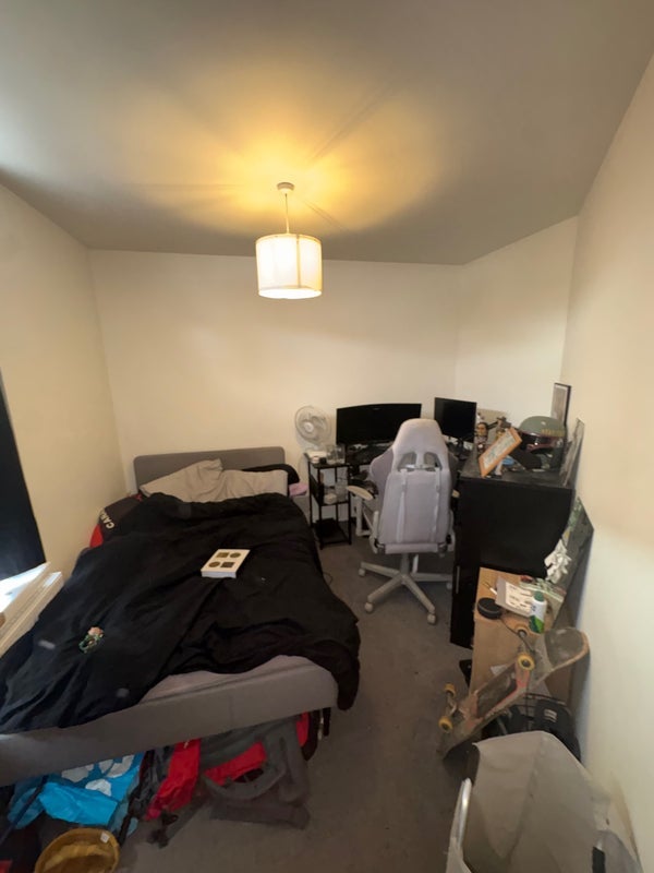 Room Warden Road in Bristol
