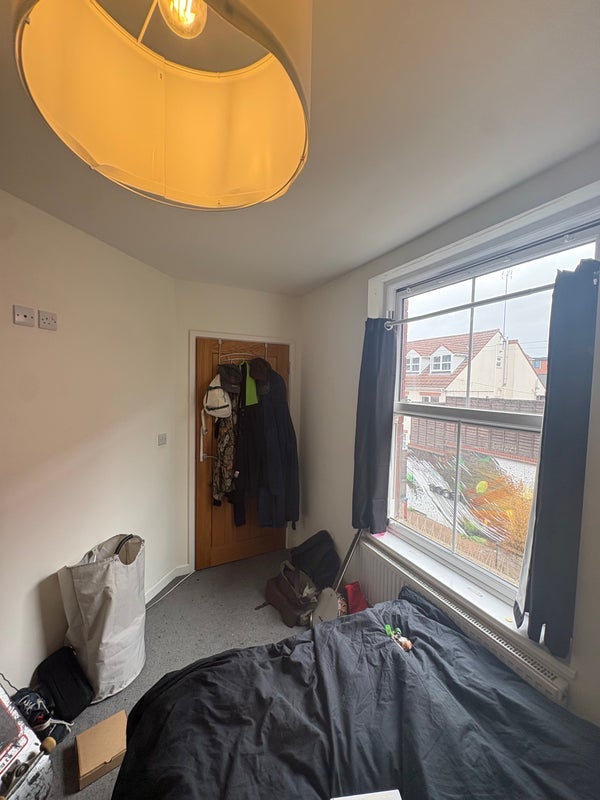 Room Warden Road in Bristol