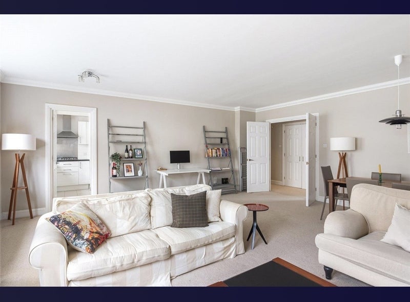 Room Kennington Lane in Greater London