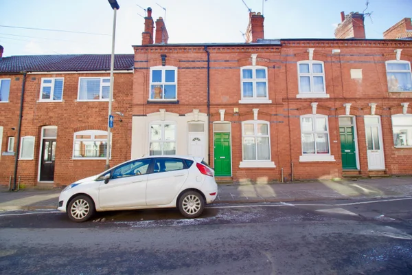 Flat Beatrice Road in Leicester
