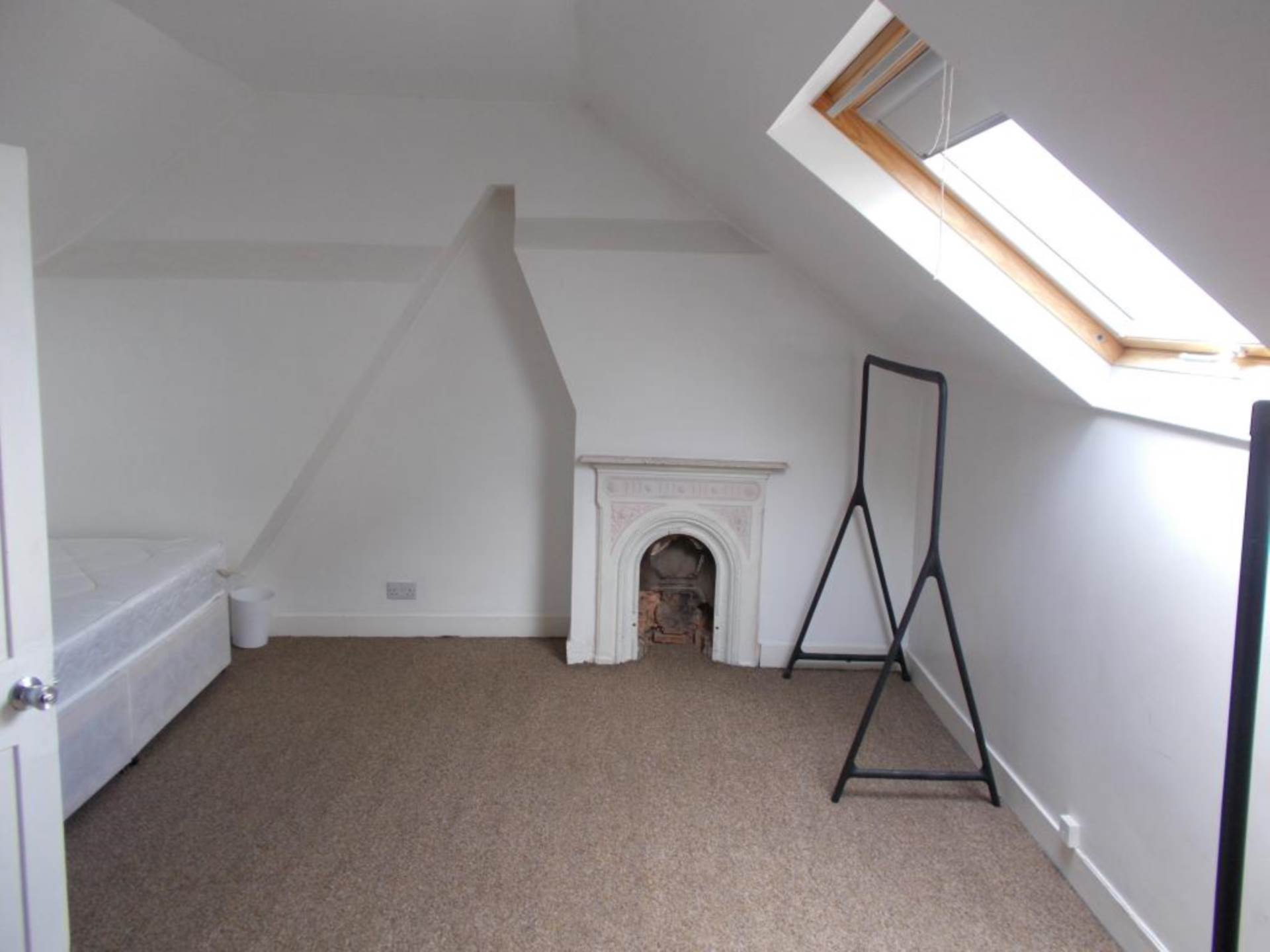 Room Clifftown Road in Southend-on-Sea