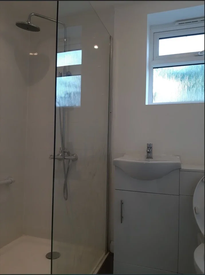 Room Sunrise Avenue in Chelmsford