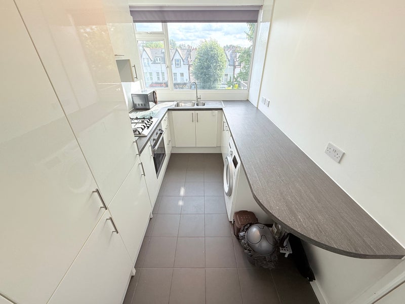 Flat Regent's Park Road in Greater London