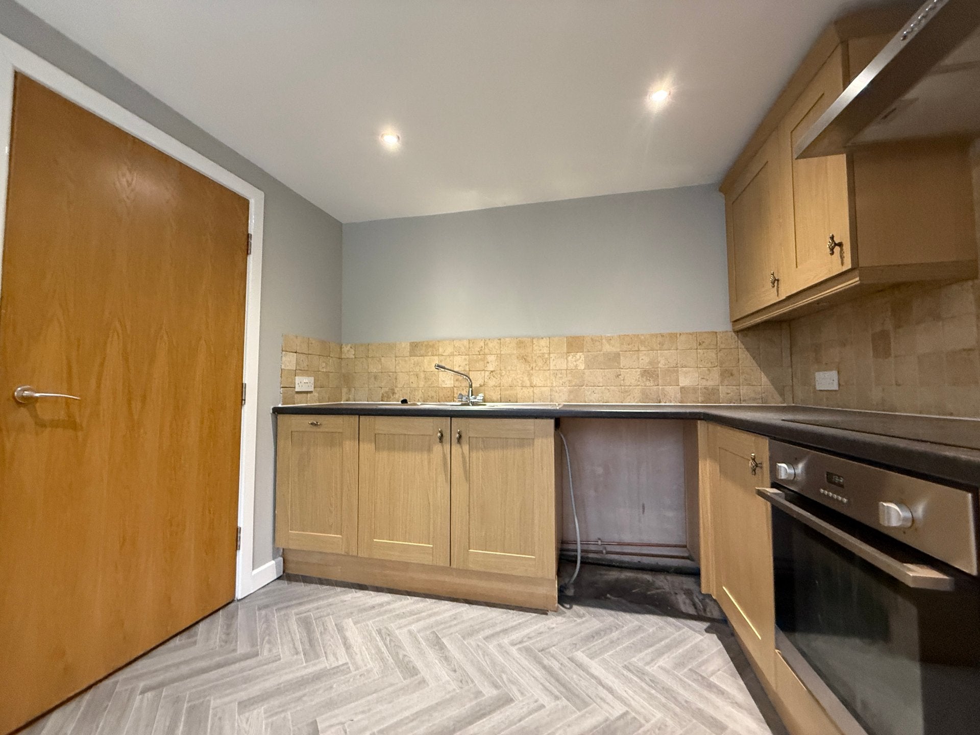 Flat Millhouses Street in Hoyland
