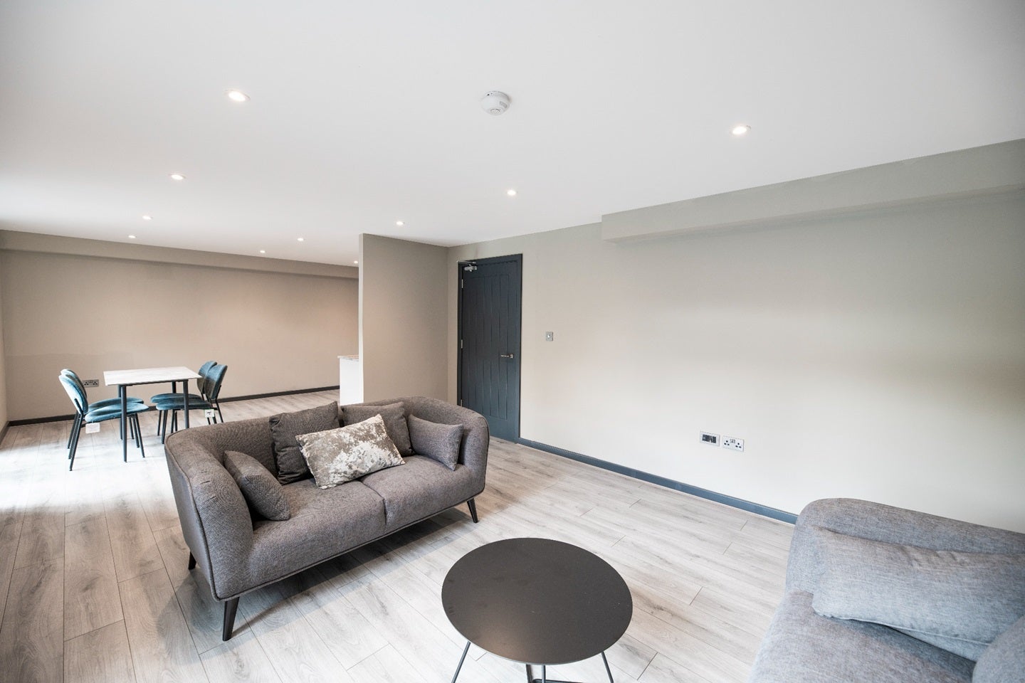 Flat Stanningley Road in Leeds