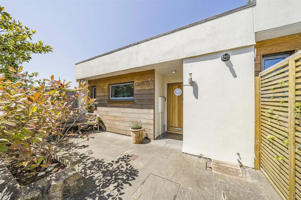 Flat Waterwheel Close in Charlestown